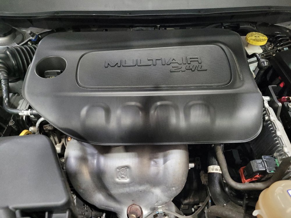 Used 2020 Jeep Cherokee Latitude Plus w/ Cold Weather Group FWD image 30