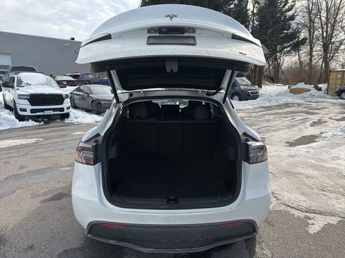 Used 2020 Tesla Model Y Long Range image 9