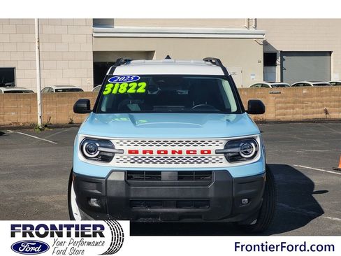 Used 2025 Ford Bronco Sport Heritage w/ Convenience Package image 3