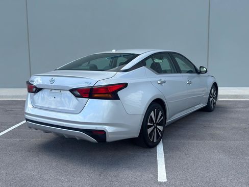 Used 2021 Nissan Altima 2.5 SV FWD image 5