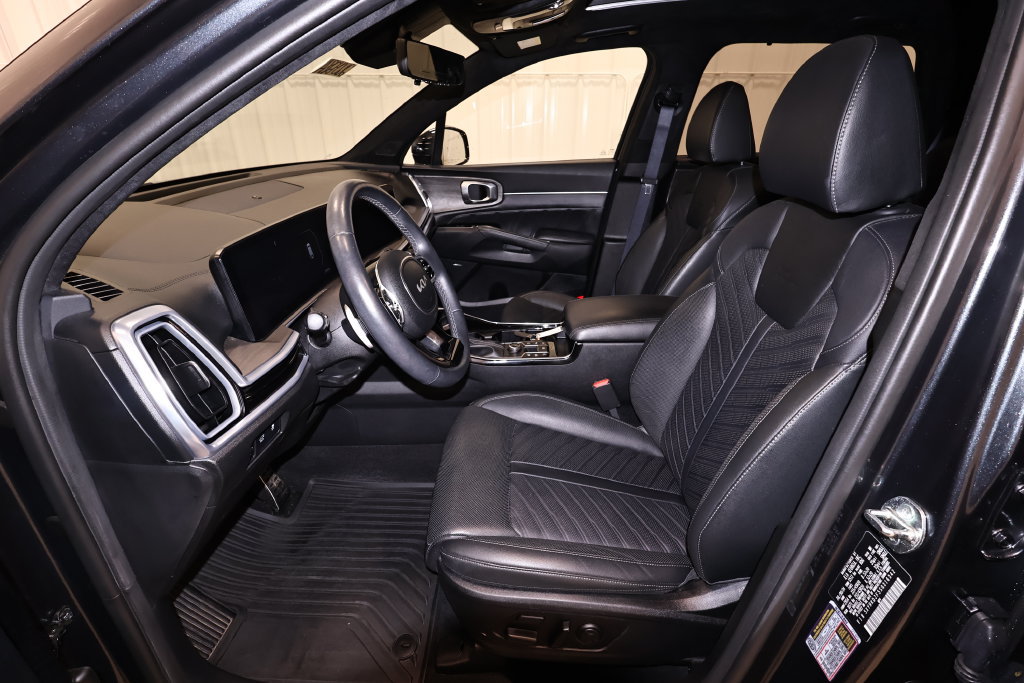 Used 2025 Kia Sorento SX Prestige AWD/4WD image 13