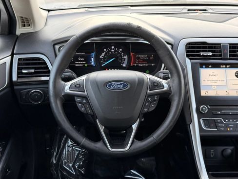 Used 2018 Ford Fusion SE w/ Equipment Group 602A FWD image 24