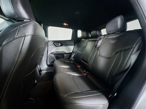 Used 2025 Jeep Compass Limited image 20