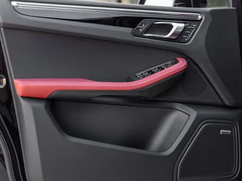New 2026 Porsche Macan S image 20