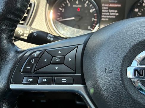 Used 2020 Nissan Rogue Sport SV w/ Technology Package AWD/4WD image 36