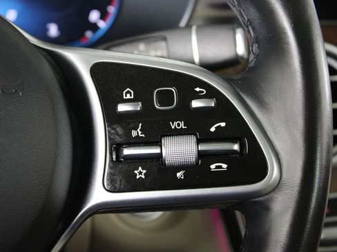 Used 2022 Mercedes-Benz GLC 300 4MATIC image 26