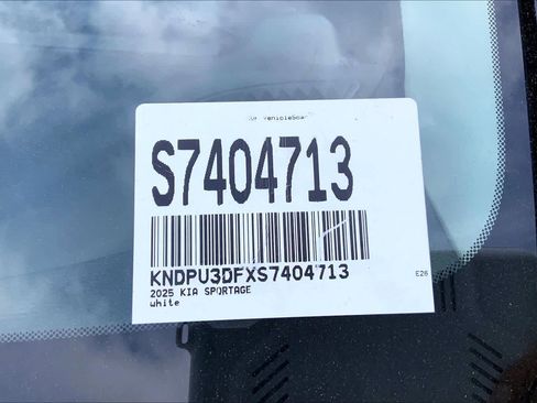 Used 2025 Kia Sportage LX FWD image 33