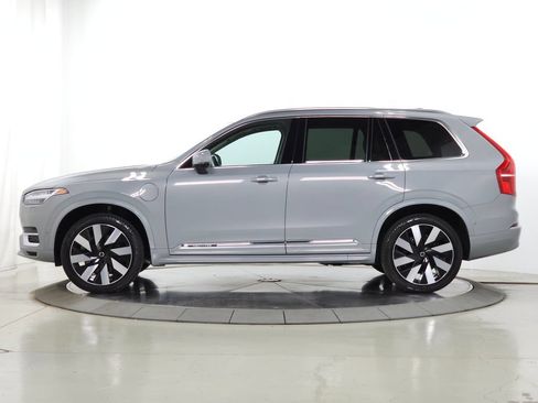 Certified 2024 Volvo XC90 T8 Plus AWD/4WD image 6