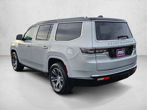 Used 2023 Jeep Grand Wagoneer 4WD w/ Flexible Seating Group image 8