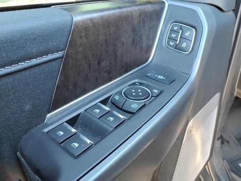 Used 2023 Ford F250 Lariat w/ Sport Appearance Package image 17