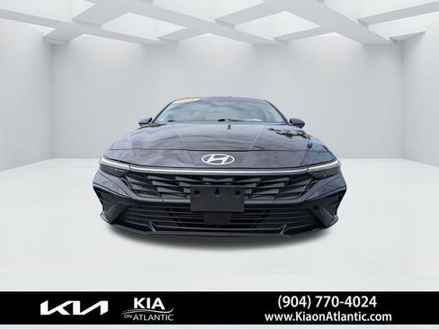 Used 2024 Hyundai Elantra SE image 8