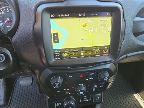 Used 2023 Jeep Renegade Altitude w/ Convenience Group I AWD/4WD image 25