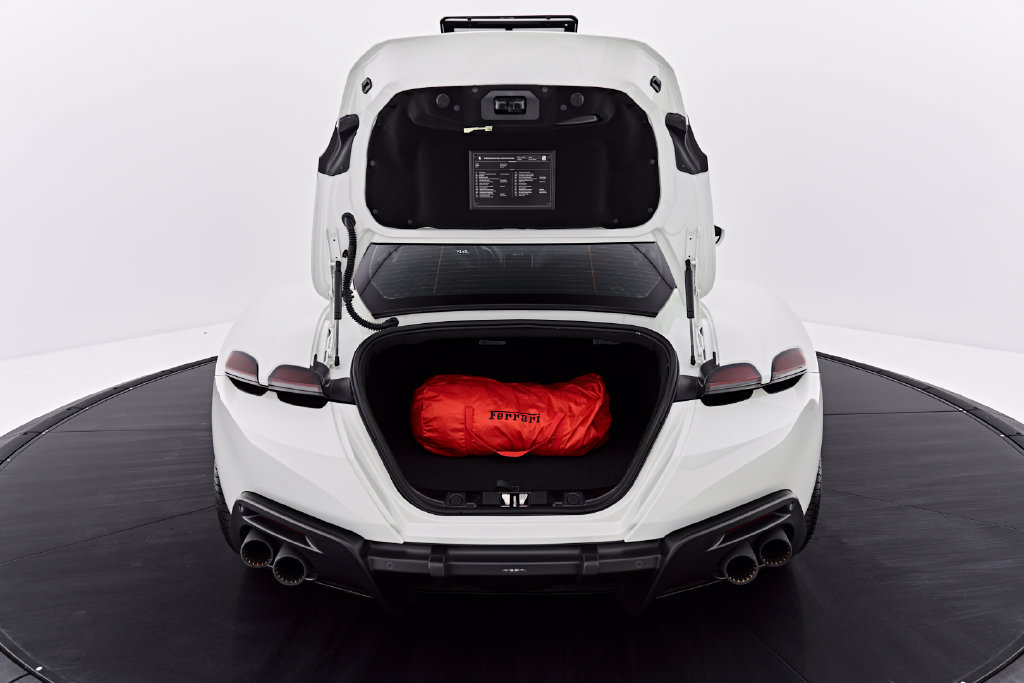 Used 2022 Ferrari Roma RWD image 33