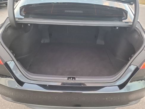 Used 2019 Toyota Camry L image 7