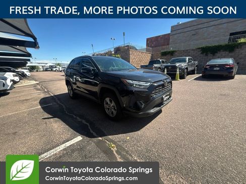 Used 2025 Toyota RAV4 XLE AWD/4WD image 1