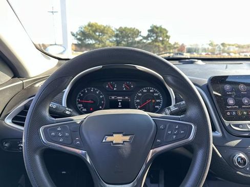 Used 2024 Chevrolet Malibu LT FWD image 24