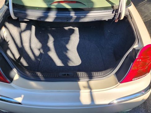 Used 2001 Lincoln Continental image 33