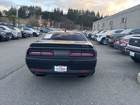 Used 2019 Dodge Challenger SRT Hellcat image 12