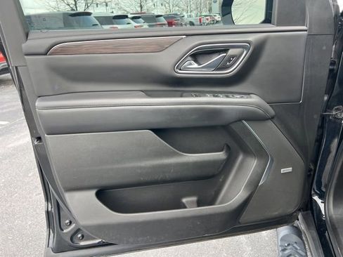 Used 2022 Chevrolet Suburban Z71 image 25