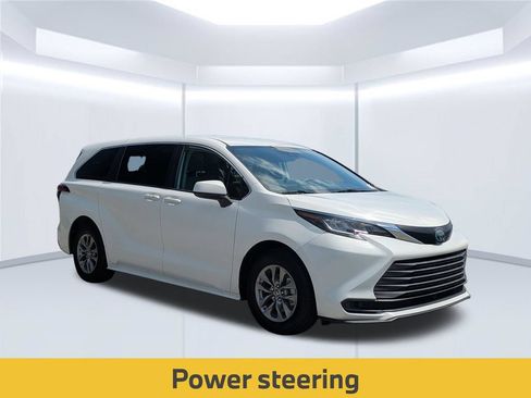 Used 2022 Toyota Sienna LE FWD image 9