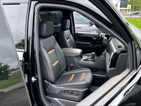 Used 2024 GMC Sierra 1500 AT4 w/ Technology Package AWD/4WD image 30