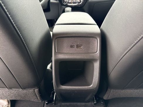 Used 2025 Chevrolet Trax LT image 24