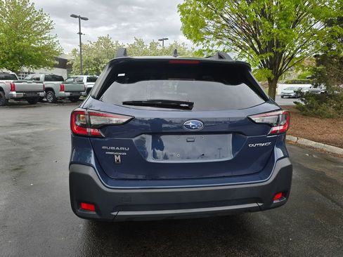 Used 2023 Subaru Outback Premium AWD/4WD image 6