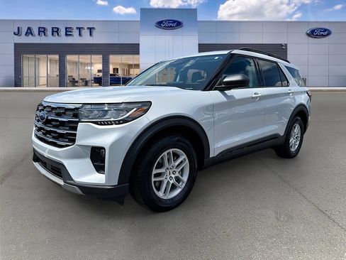 New 2026 Ford Explorer Active w/ Active Comfort Package RWD image 3