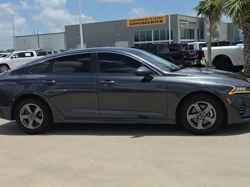 Used 2022 Kia K5 LXS FWD image 9