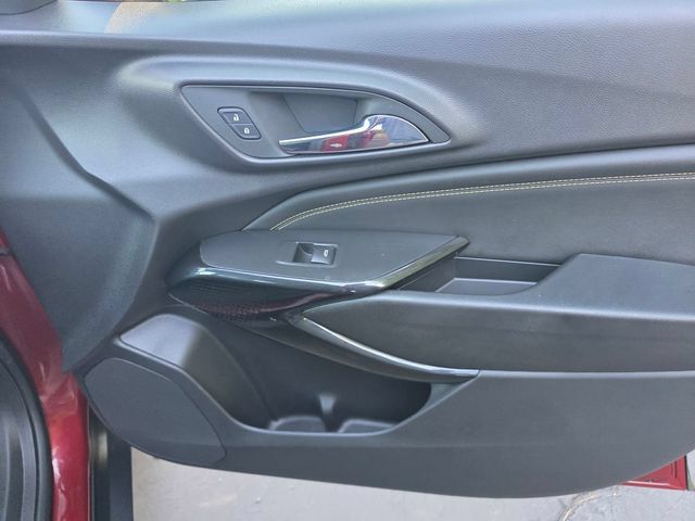 Used 2025 Chevrolet Trax LT FWD image 21