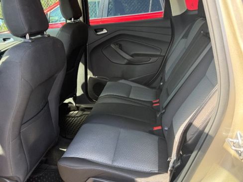 Used 2018 Ford Escape SE w/ SE Sync 3 Package FWD image 5
