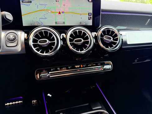 Used 2021 Mercedes-Benz GLB 250 image 19
