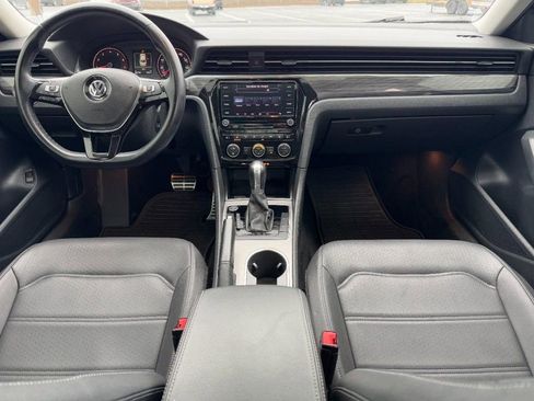 Used 2020 Volkswagen Passat 2.0T R-Line image 11