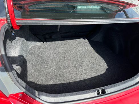 Used 2018 Toyota Corolla LE image 39