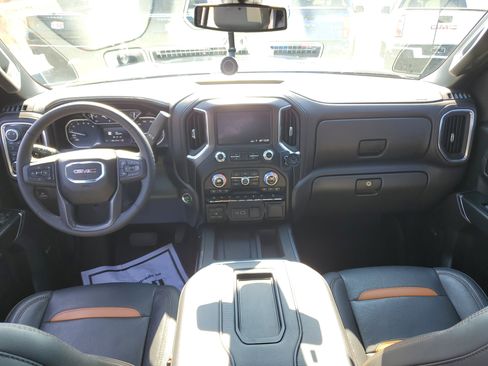 Used 2019 GMC Sierra 1500 AT4 w/ AT4 Premium Package image 12