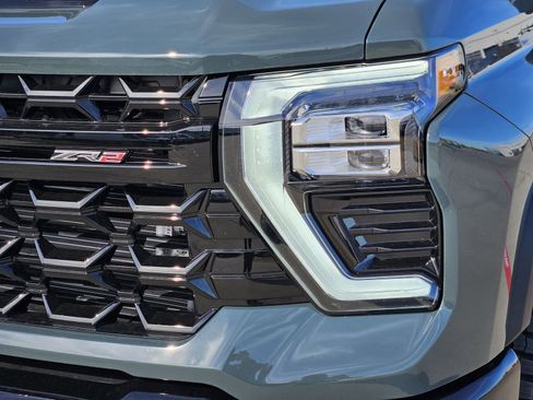 New 2026 Chevrolet Silverado 2500 ZR2 image 10