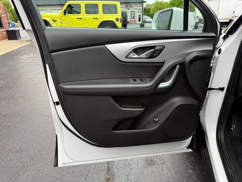 Used 2020 Chevrolet Blazer LT FWD image 18