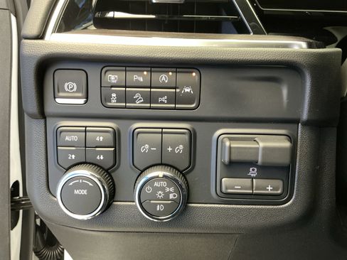 New 2026 Chevrolet Tahoe Z71 w/ Comfort Package AWD/4WD image 17