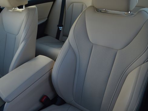 Certified 2023 BMW 330i xDrive Sedan w/ Premium Package image 27