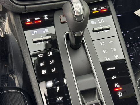 New 2026 Porsche Macan GTS AWD/4WD image 25
