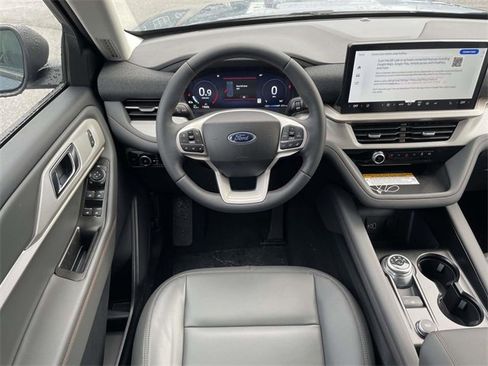 New 2026 Ford Explorer Active w/ Active Comfort Package image 7