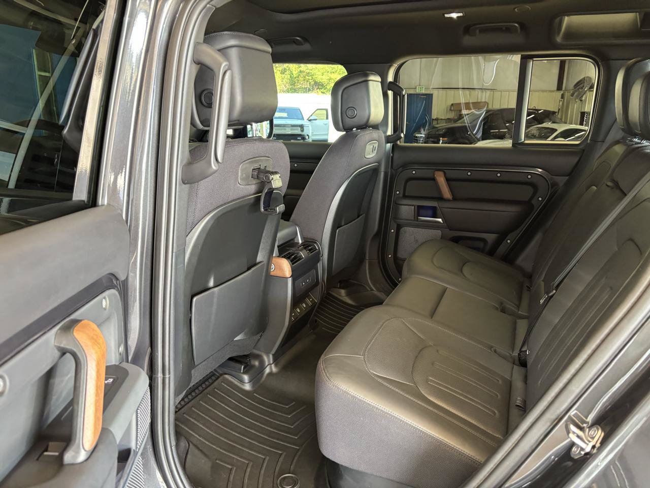 Used 2022 Land Rover Defender 110 X AWD/4WD image 30