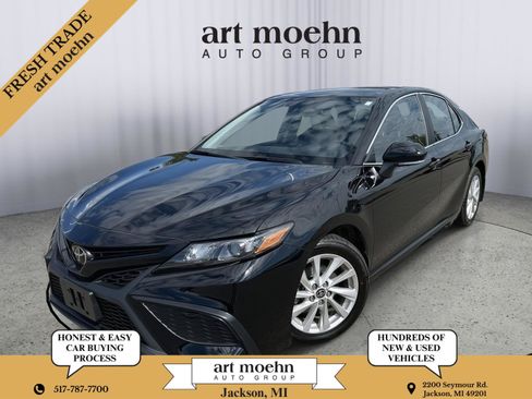 Used 2024 Toyota Camry SE FWD image 1