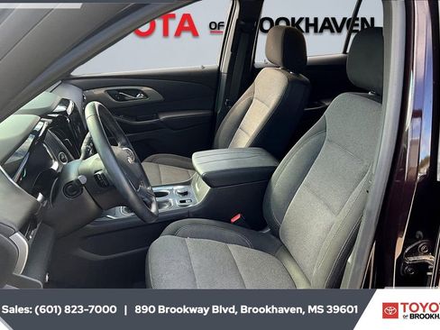Used 2023 Chevrolet Traverse LT w/ LPO, Floor Liner Package image 18