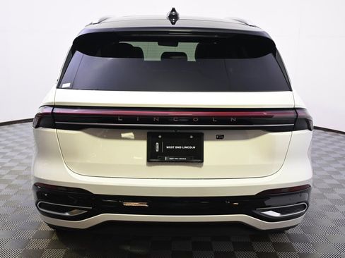 New 2026 Lincoln Nautilus Reserve image 5