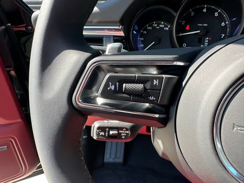 Used 2026 Porsche Macan AWD/4WD image 18