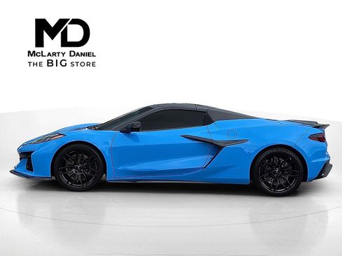 Used 2023 Chevrolet Corvette Z06 image 3