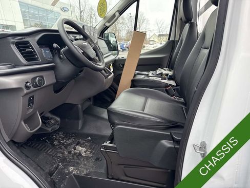 New 2026 Ford Transit 250 RWD image 33