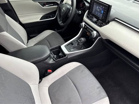 Used 2020 Toyota RAV4 XLE image 20