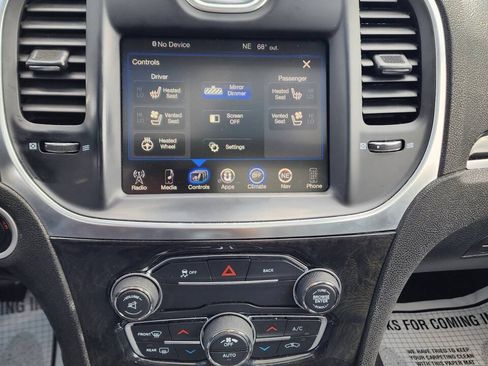 Used 2016 Chrysler 300 C w/ Harman/Kardon Audio Group AWD/4WD image 14